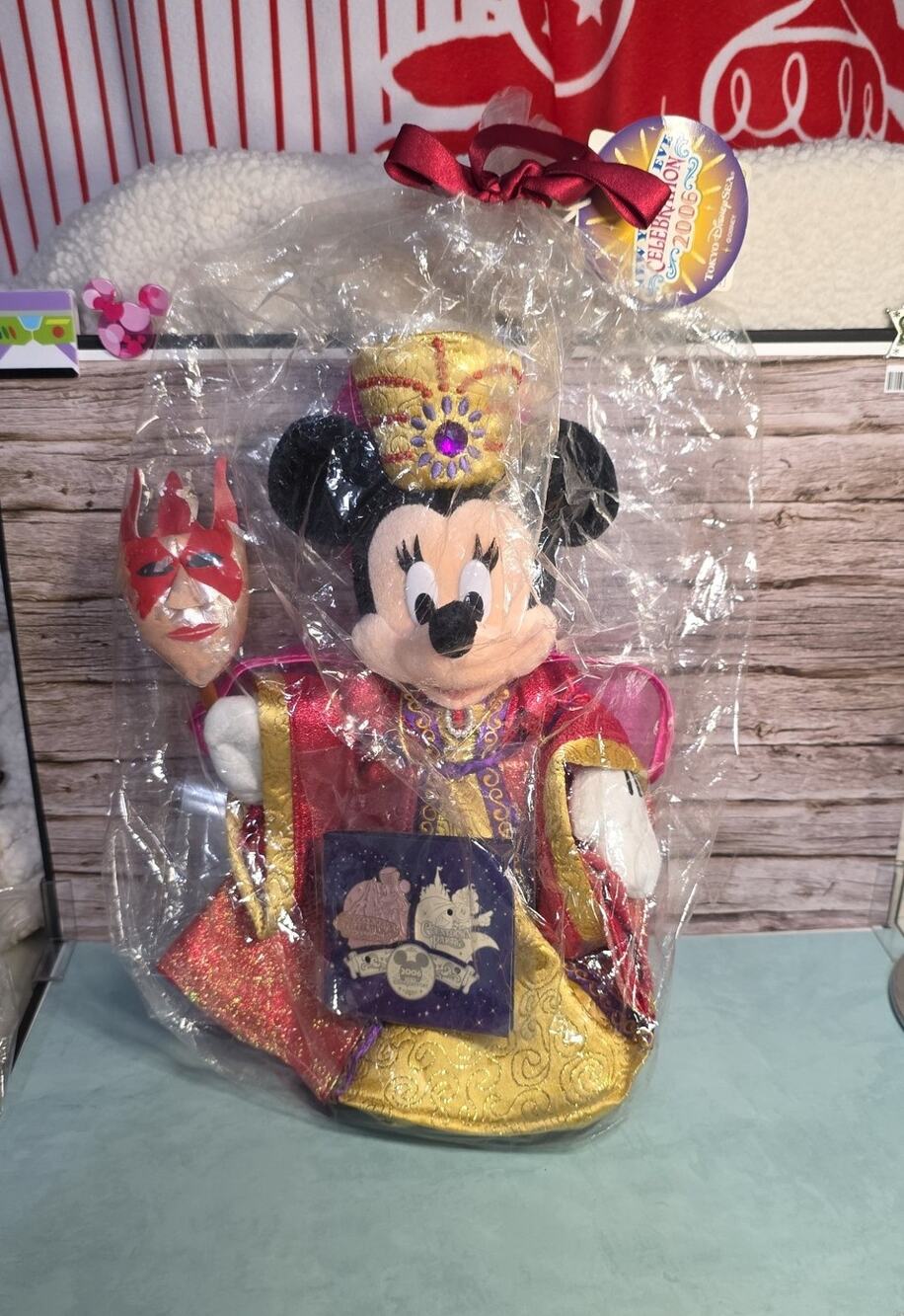 2006 Tokyo DisneySea Minnie Mouse New Year Celebration Plush PIN